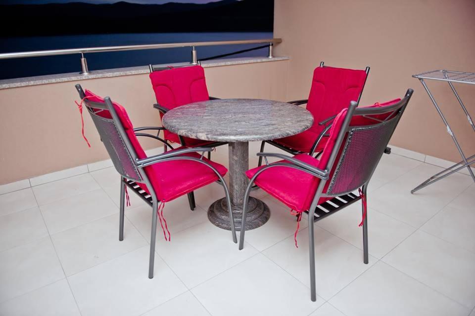 Apartments Domane Nenad เนอุม ภายนอก รูปภาพ